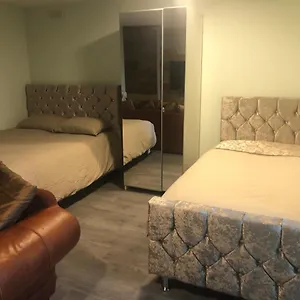  Apartment Treetops Flat4 Hall B28
